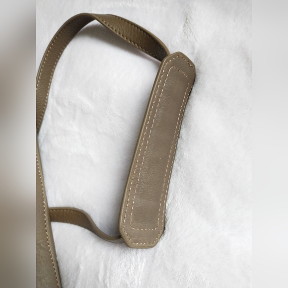 Like new Kooba Gwenyth leather Satchel crossbody bag - Picture 7 of 7